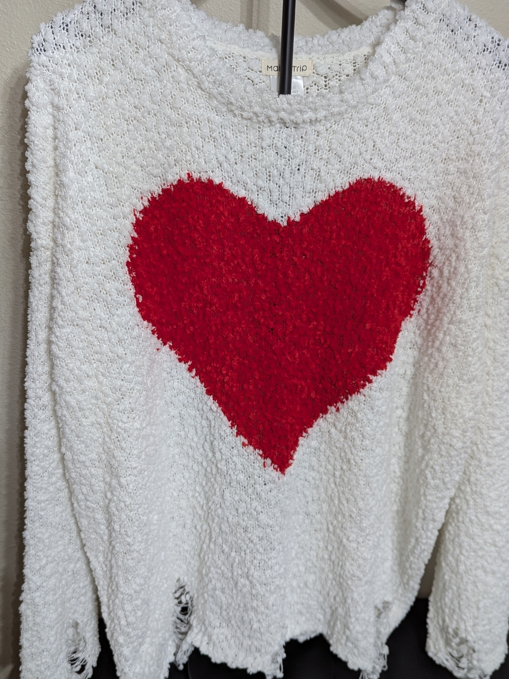 Main Strip Women's White Crewneck Popcorn Knit Tattered Look Sweater & Red Heart